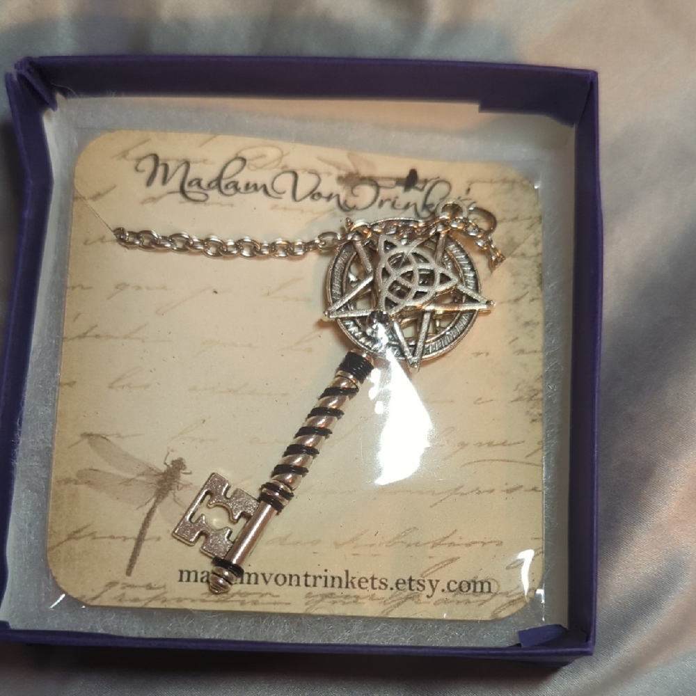 Triquetra Pentacle Key Pendant Celtic Knot Wicca Elemental Key Necklace